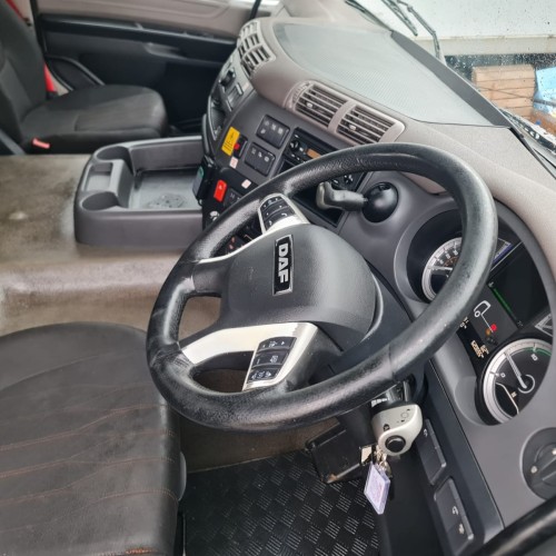 Cabin Interior – Driver Side – DAF CF 450